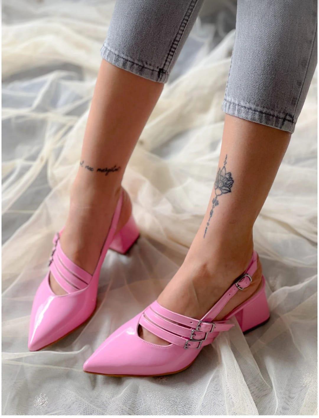 MİA PEMBE RUGAN 3 TOKALI TOPUKLU SANDALET