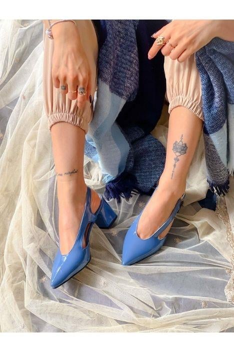 NISO MAVİ RUGAN TOPUKLU SANDALET