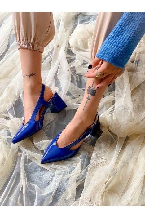 NISO SAKS RUGAN TOPUKLU SANDALET