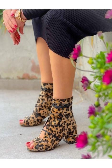 Smi̇le Tüylü Leopar Bagcikli 5 Cm Topuklu Yazlik Bot