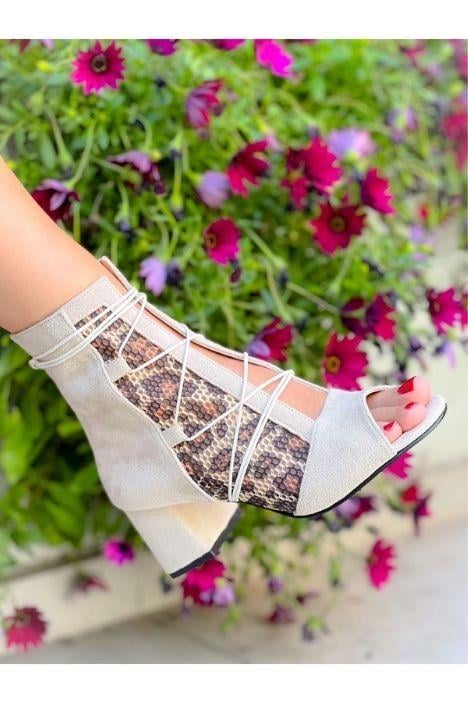 SMİLE BEJ SÜET LEOPAR FİLELİ BAGCIKLI 5 CM TOPUKLU YAZLIK BOT