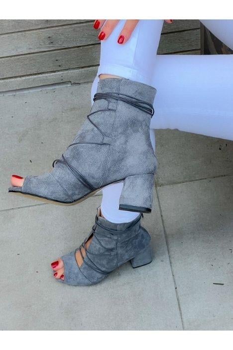 SMİLE GRİ DANA SÜET BAGCIKLI 5 CM TOPUKLU YAZLIK BOT