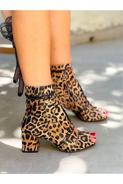 SMİLE LEOPAR DERİ BAGCIKLI 5 CM TOPUKLU YAZLIK BOT