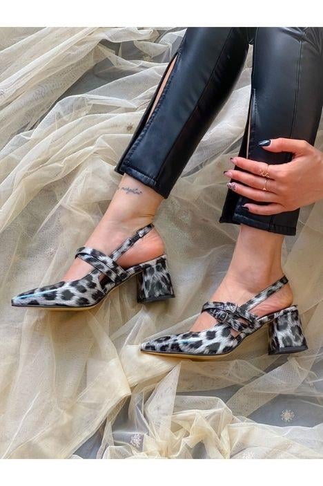 VERONİKA GRİ SİYAH LEOPAR RUGAN 2 TOKALI KISA ÖKÇE SANDALET