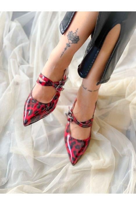 VERONİKA KIRMIZI LEOPAR 2 TOKALI KISA ÖKÇE SANDALET