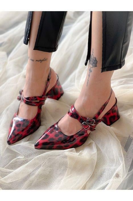 VERONİKA KIRMIZI LEOPAR 2 TOKALI KISA ÖKÇE SANDALET