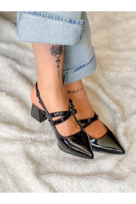 VERONİKA SİYAH RUGAN 2 TOKALI KISA ÖKÇE SANDALET