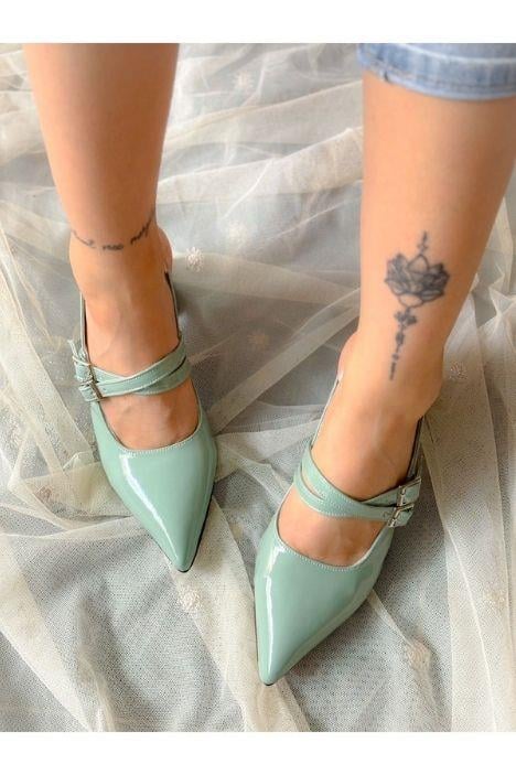 VERONİKA YEŞİL RUGAN 2 TOKALI KISA ÖKÇE SANDALET