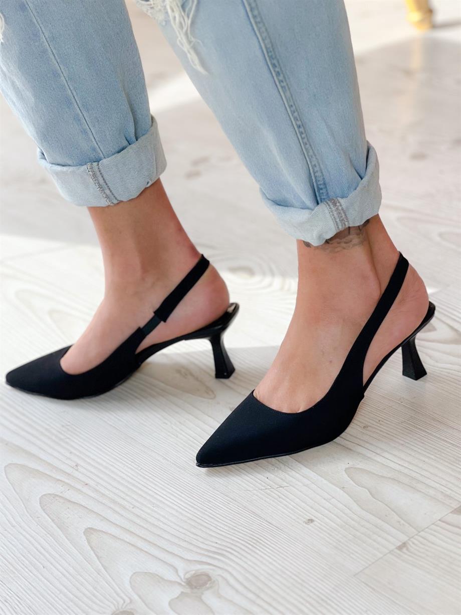 ZARİ SİYAH TOPUKLU AYAKKABI