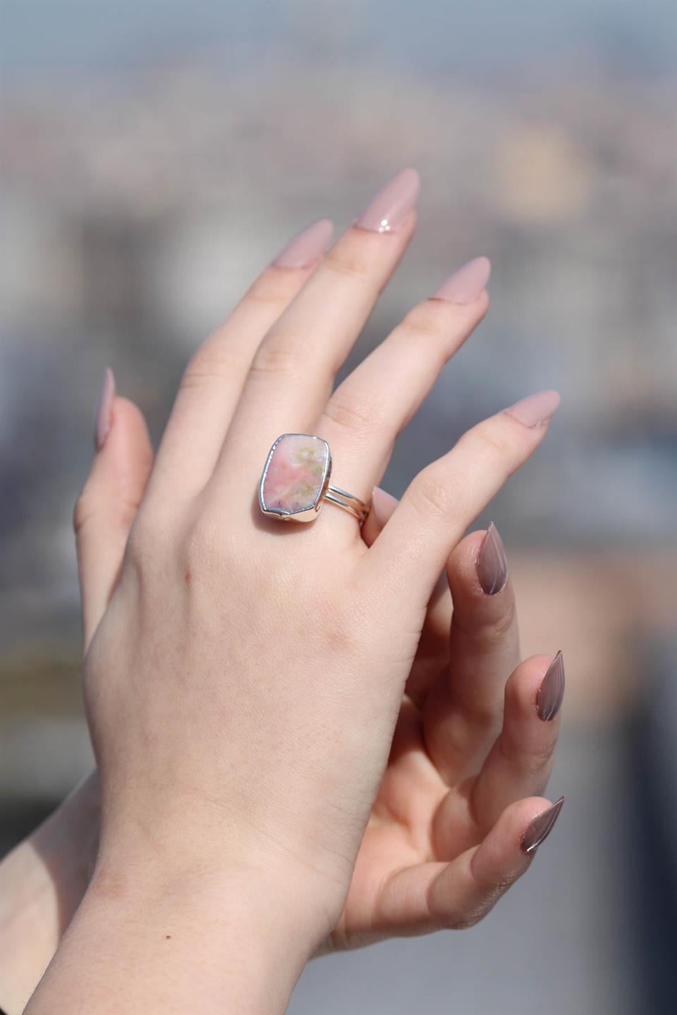 Pembe Opal Oval Model Gümüş Kaplama Ayarlanabilir Doğal Taş Yüzük