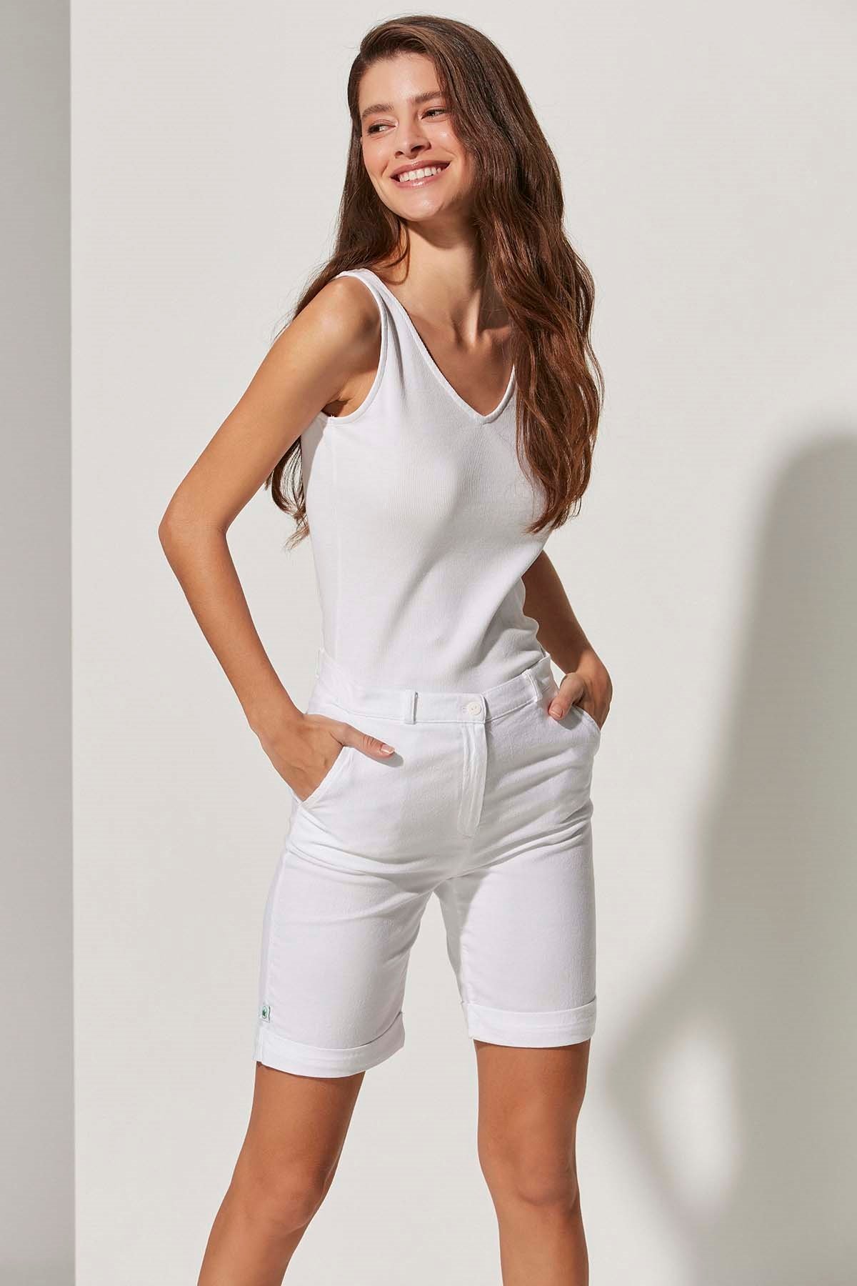 Bermuda Beyaz Kadın Şort