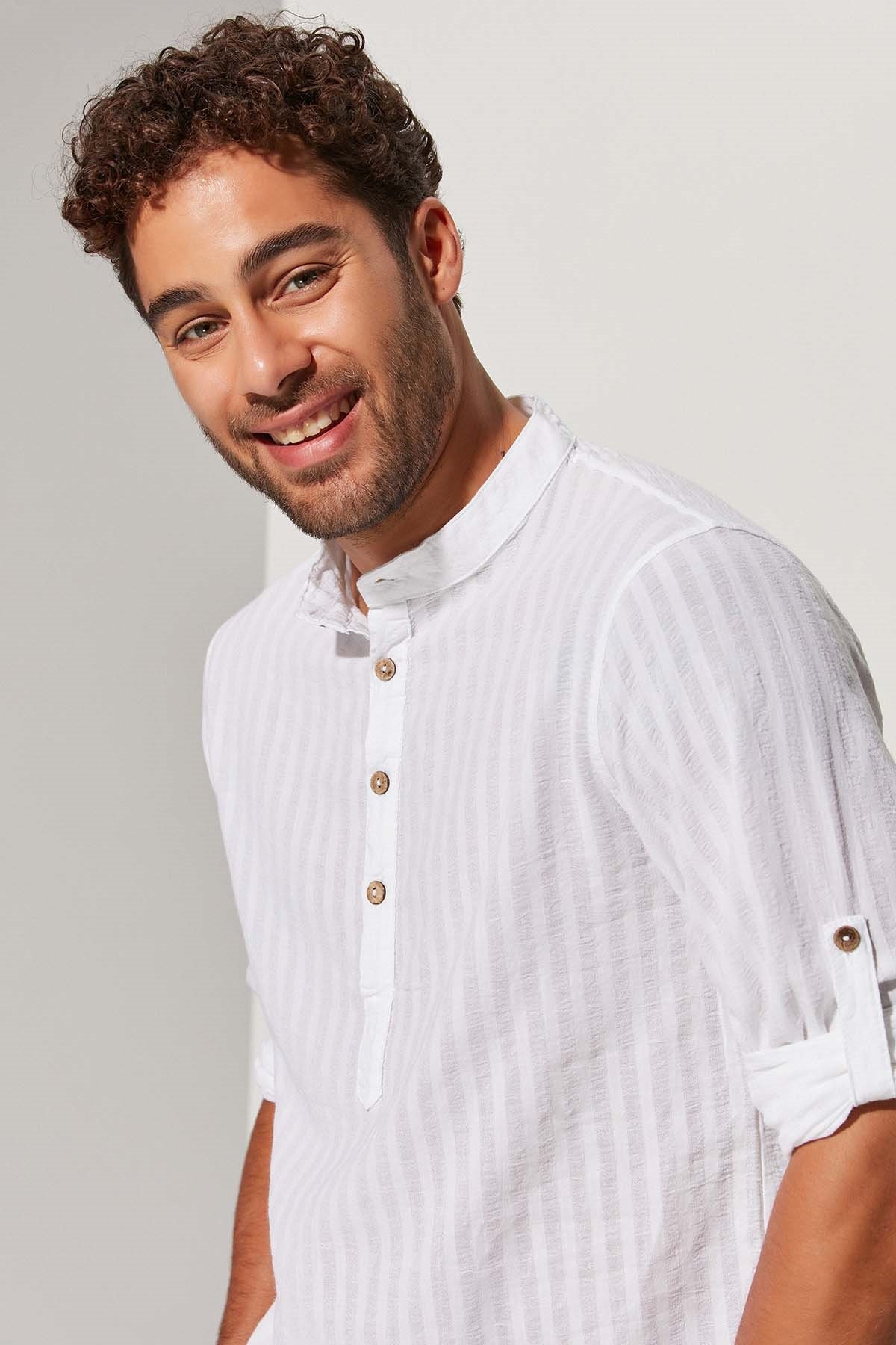 Hakim Yaka Yarım Pat Erkek Gömlek