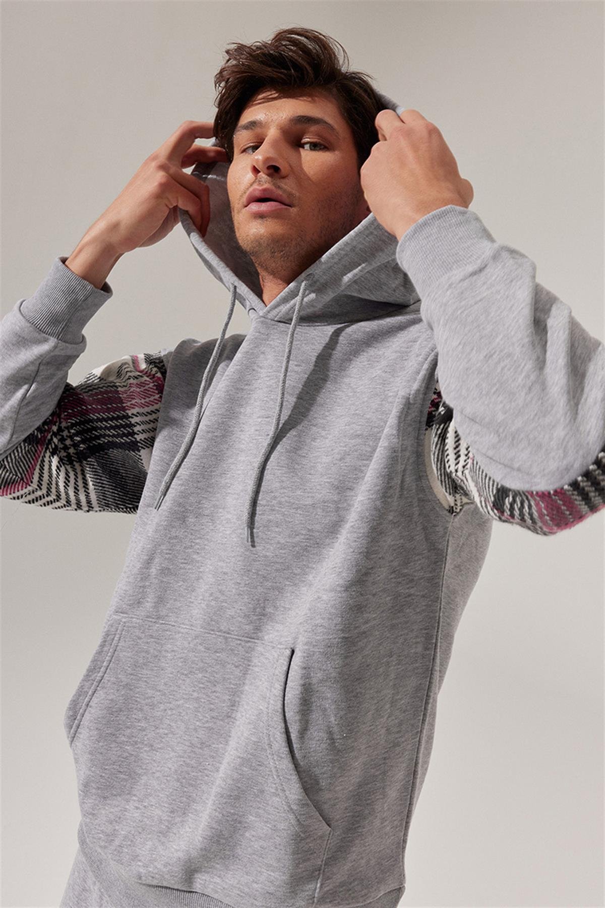 KAPUŞONLU EKOSE DETAYLI SWEAT