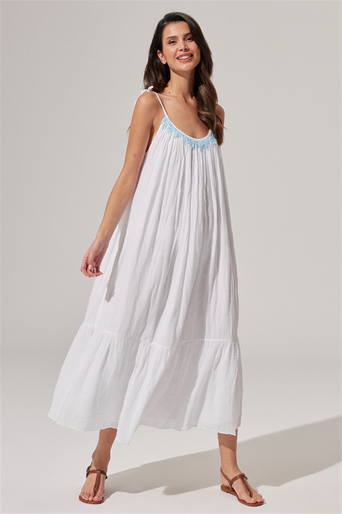 Sırtı Açık, Üzüm Salkımı Detaylı Elbise