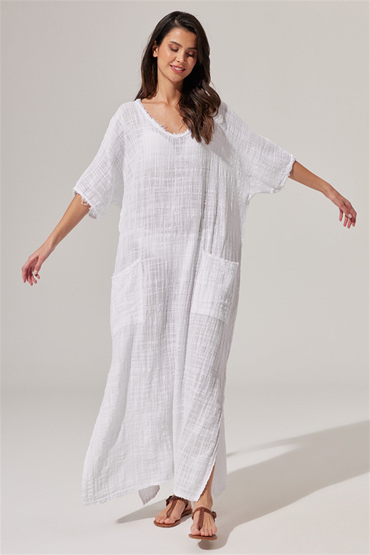 V Yaka Cepli Uzun Beyaz Kadın Elbise