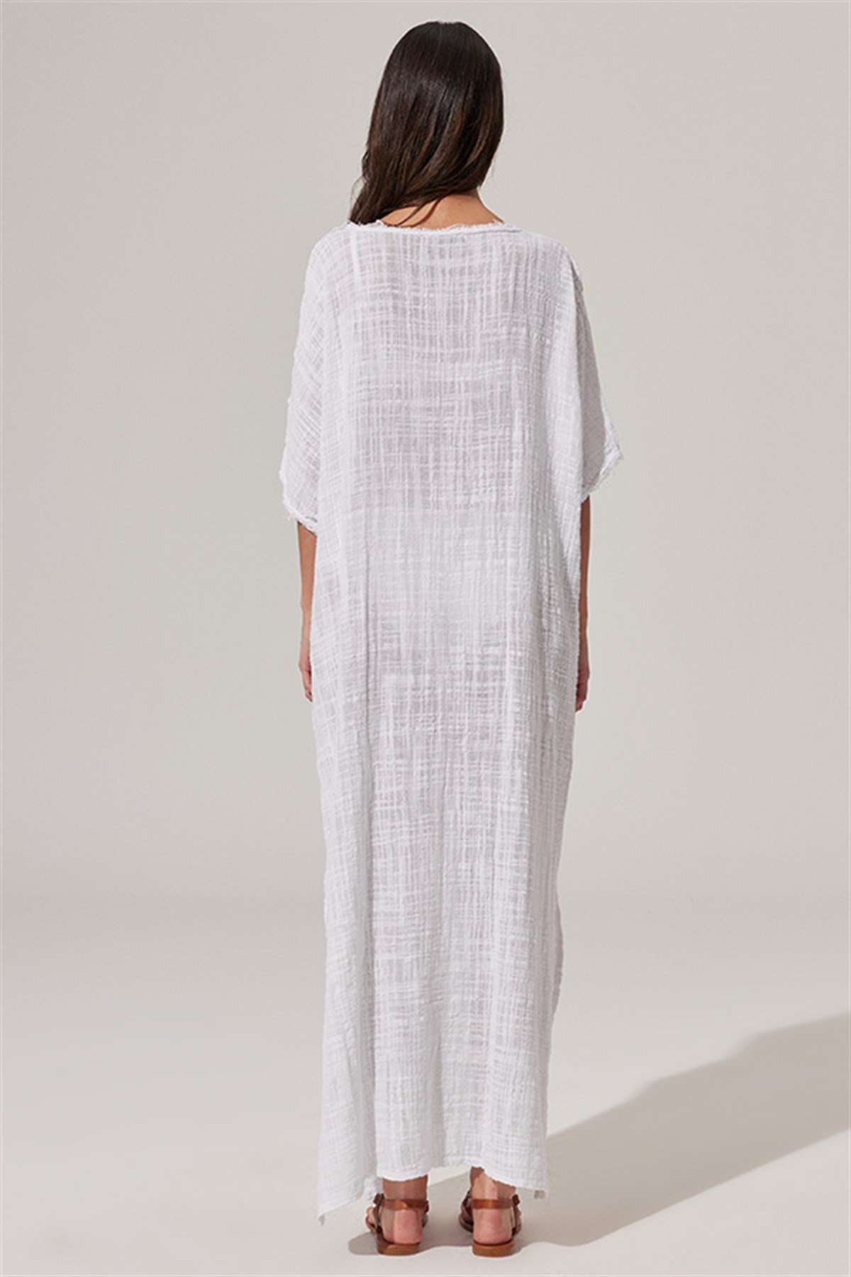 V Yaka Cepli Uzun Beyaz Kadın Elbise