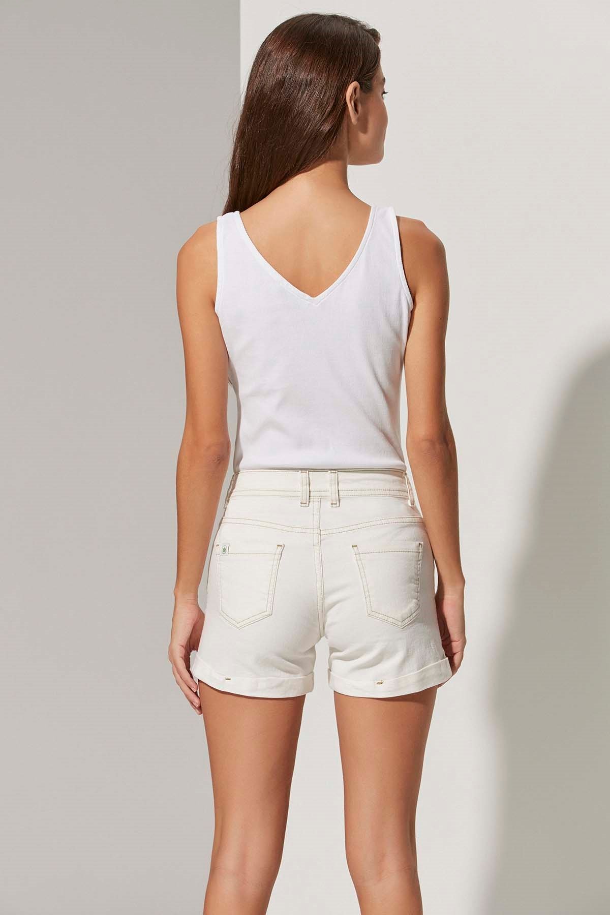 Yüksek Bel Beyaz Kadın Şort