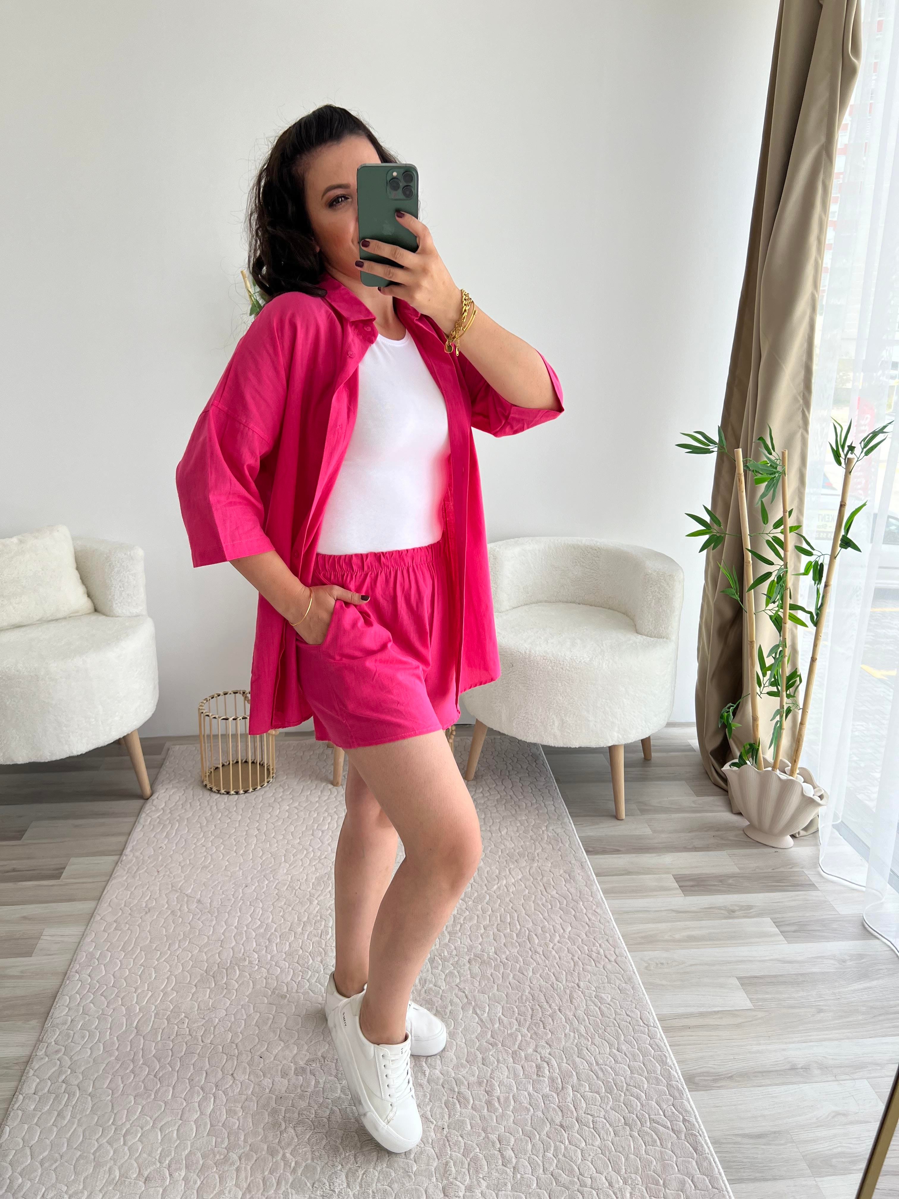 PEMBE ŞORTLU TAKIM