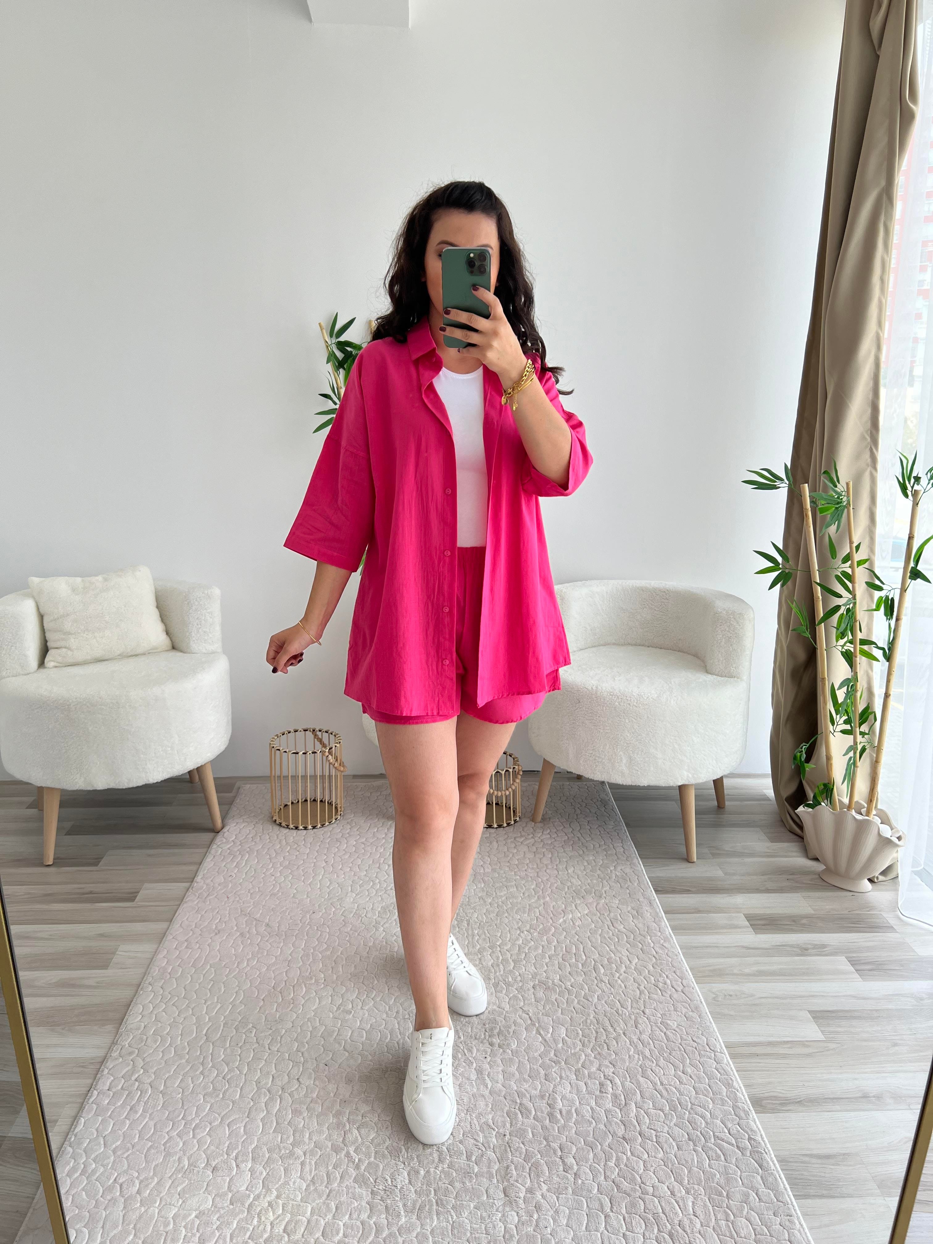 PEMBE ŞORTLU TAKIM