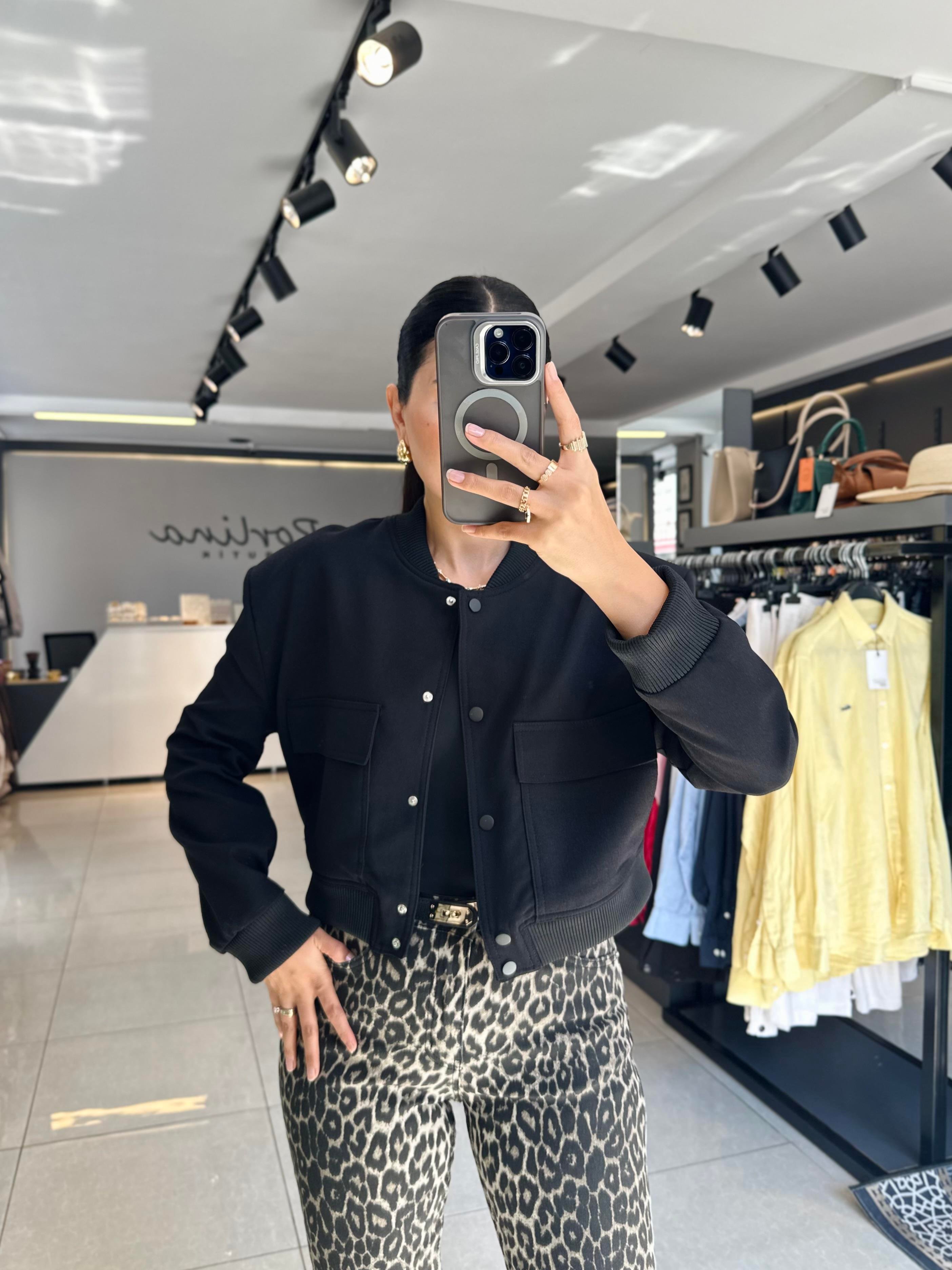Siyah Geniş Cepli Bomber Ceket