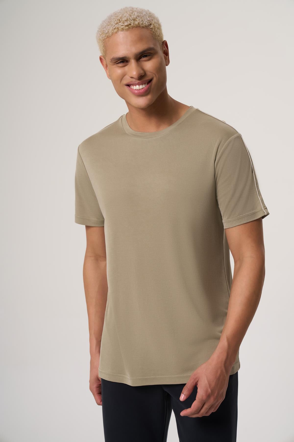 WELLWE-GREAT  HAKİ  MODAL İÇERİKLİ, ARA BİYE DETAYLI BİSİKLET YAKA RELAXED FIT PETEK PİKE TİŞÖRT-T-Shirt & Atlet