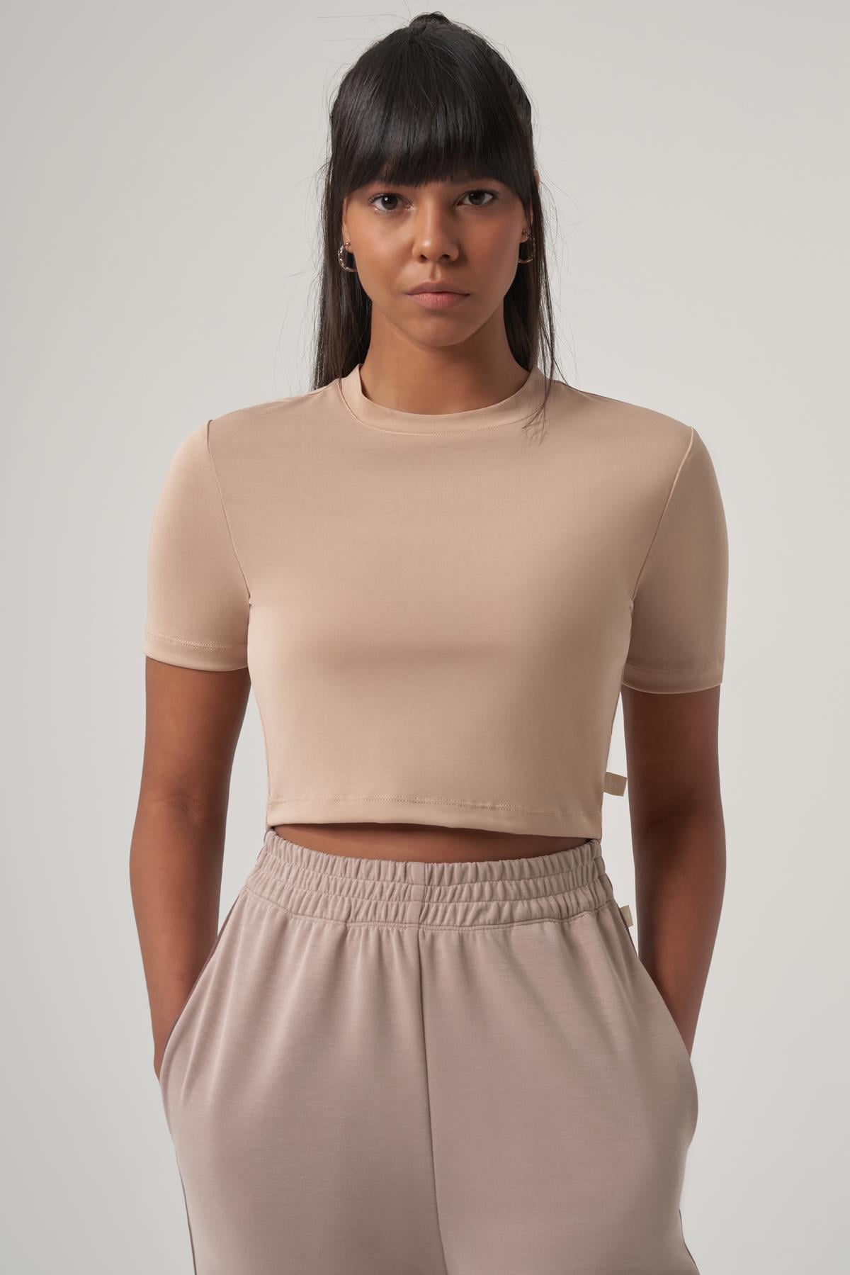 WELLWE-NIKEN bej soft touch modal içerikli crop tişört-T-Shirt & Atlet
