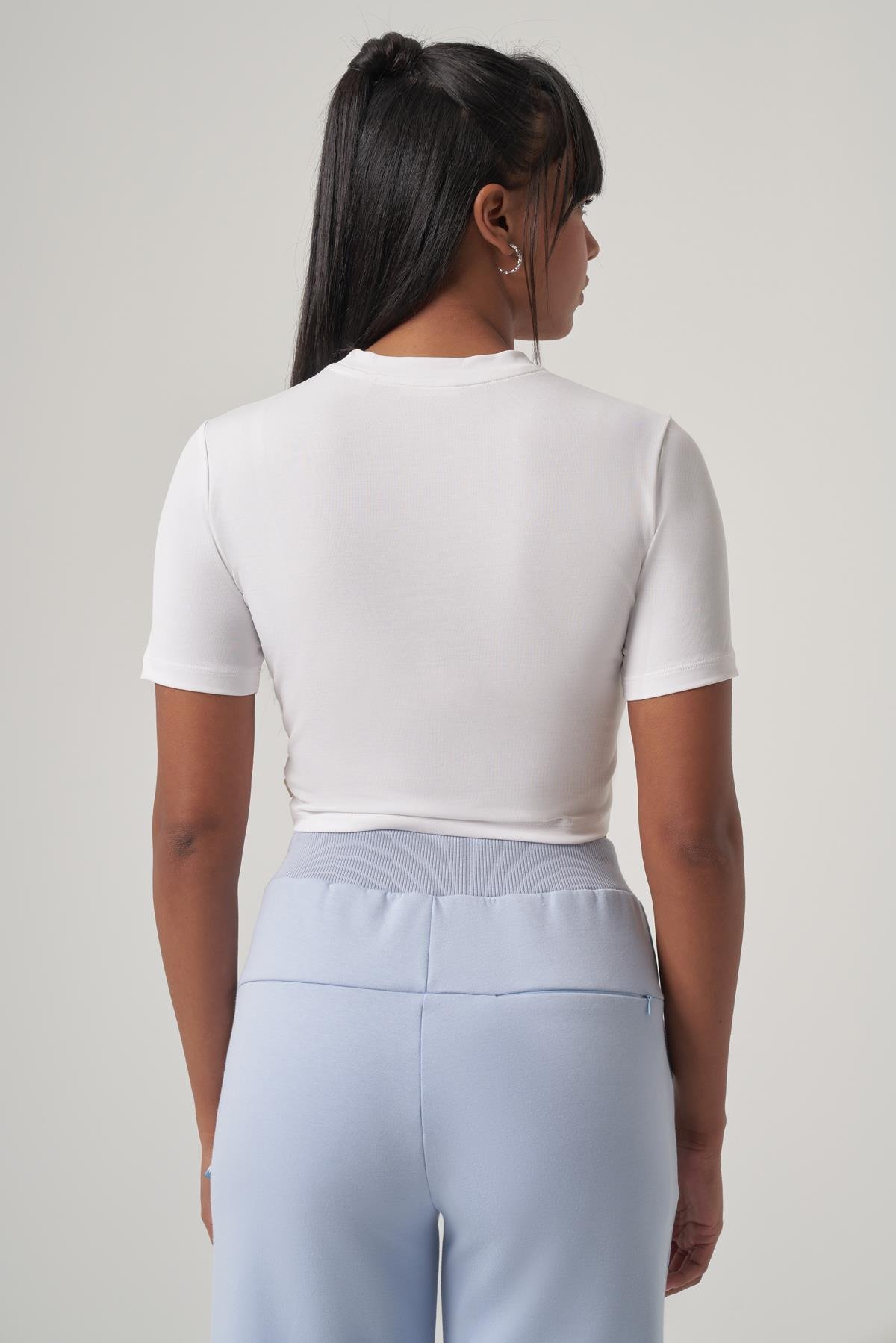 WELLWE-NIKEN beyaz soft touch modal içerikli crop tişört-T-Shirt & Atlet