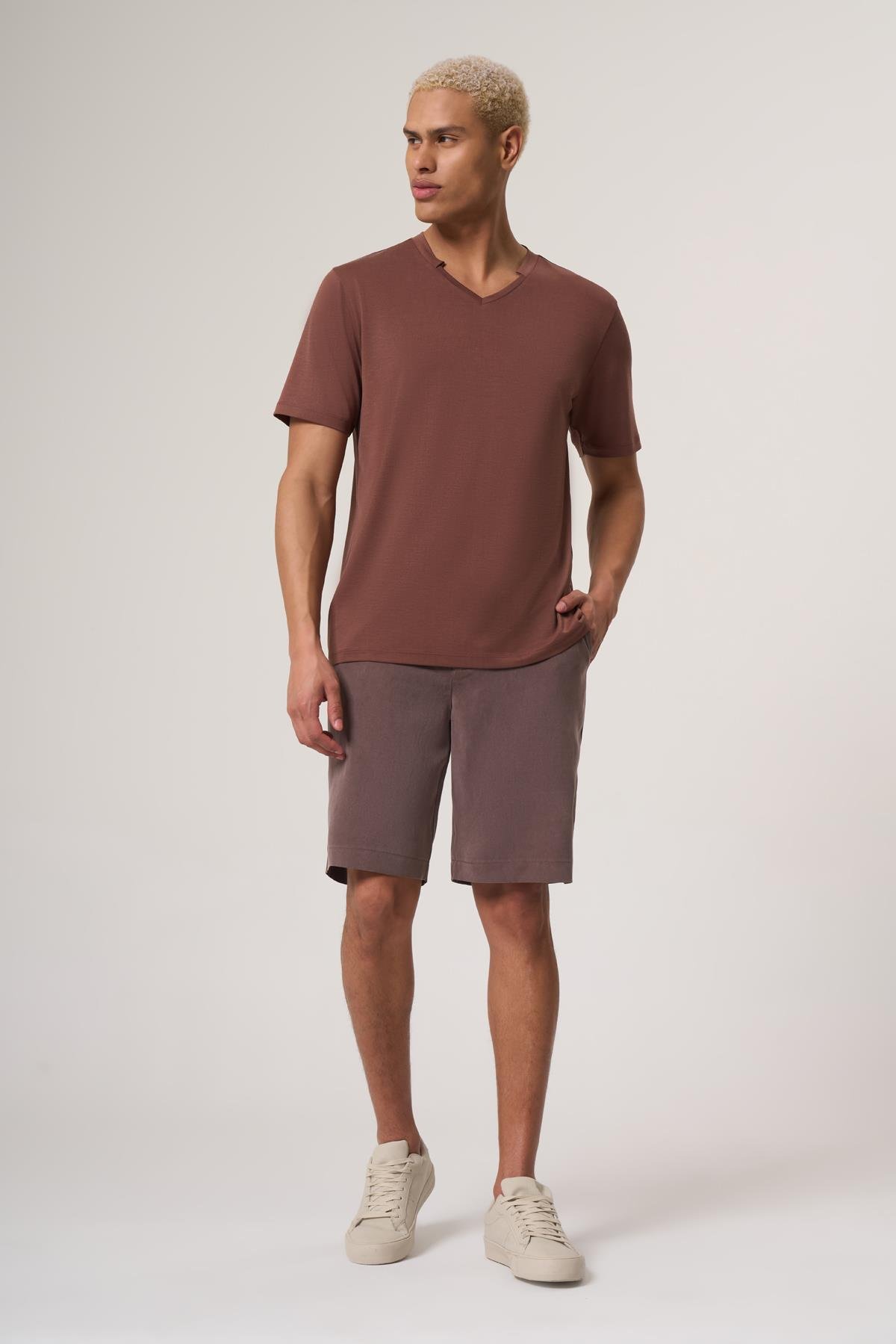 WELLWE-SENO KAHVE  V YAKA DETAYLI CUPRA LİYOSEL TİŞÖRT-T-Shirt & Atlet