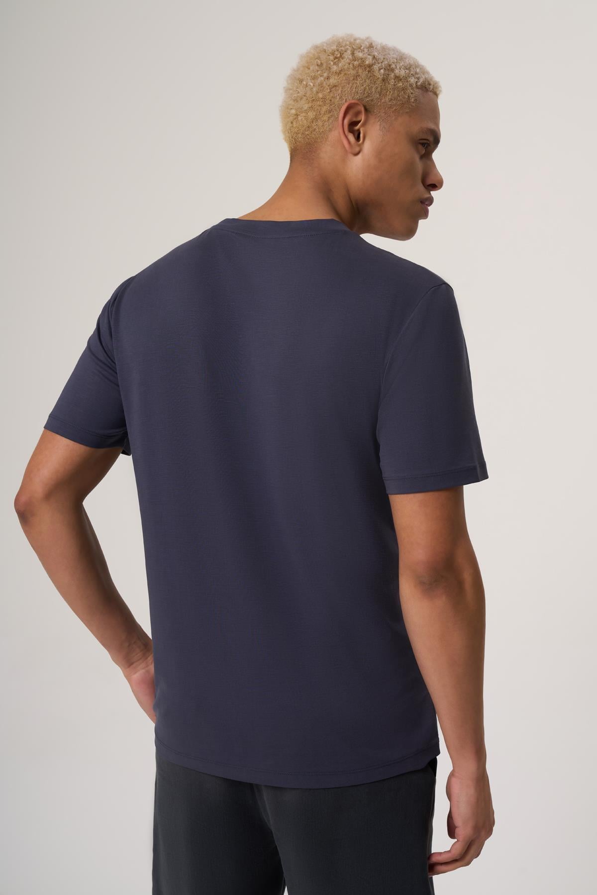 WELLWE-SENO LACİVERT  V YAKA DETAYLI CUPRA LİYOSEL TİŞÖRT-T-Shirt & Atlet