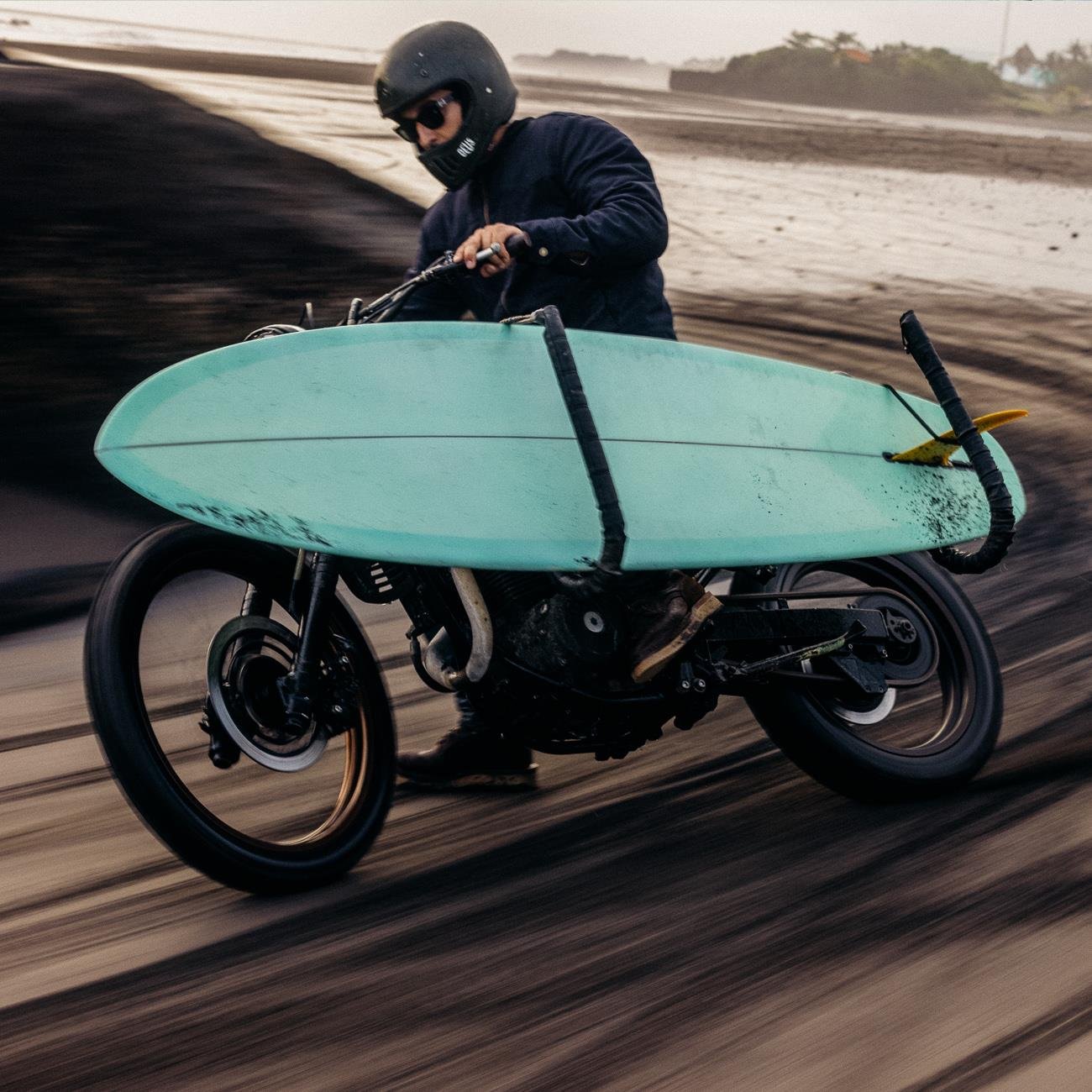 Breitling Top Time B01 DEUS  AB01765A1B1X1 Erkek Kol Saati