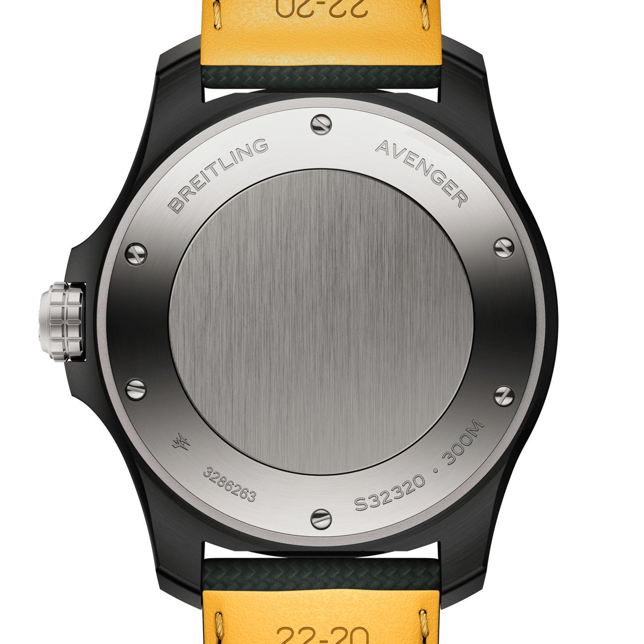 Breitling Avenger GMT 44 Night Mission S32320101B1X1 Erkek Kol Saati