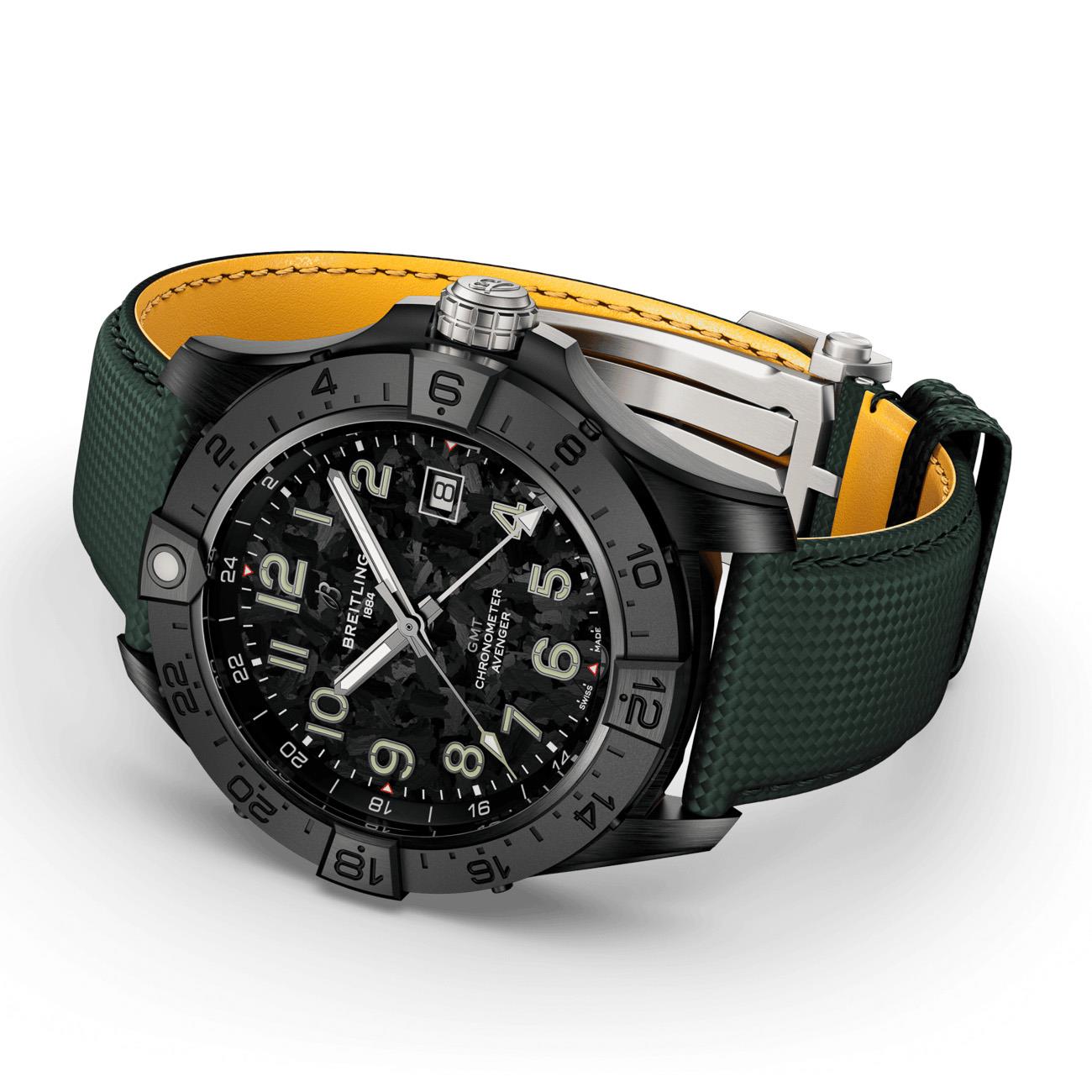 Breitling Avenger GMT 44 Night Mission S32320101B1X1 Erkek Kol Saati