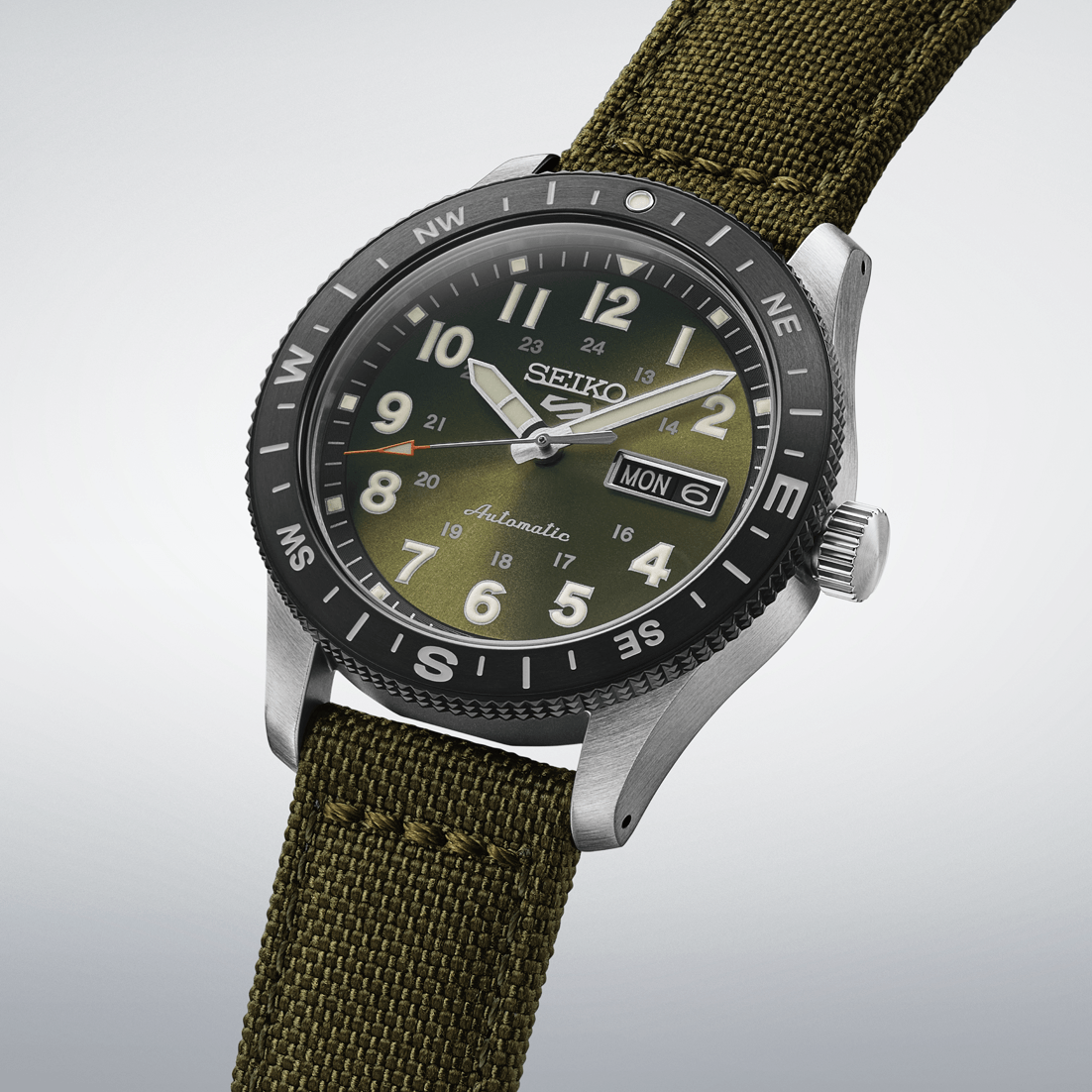 Seiko 5 Sports Field HDB008K1 Erkek Kol Saati HDB008