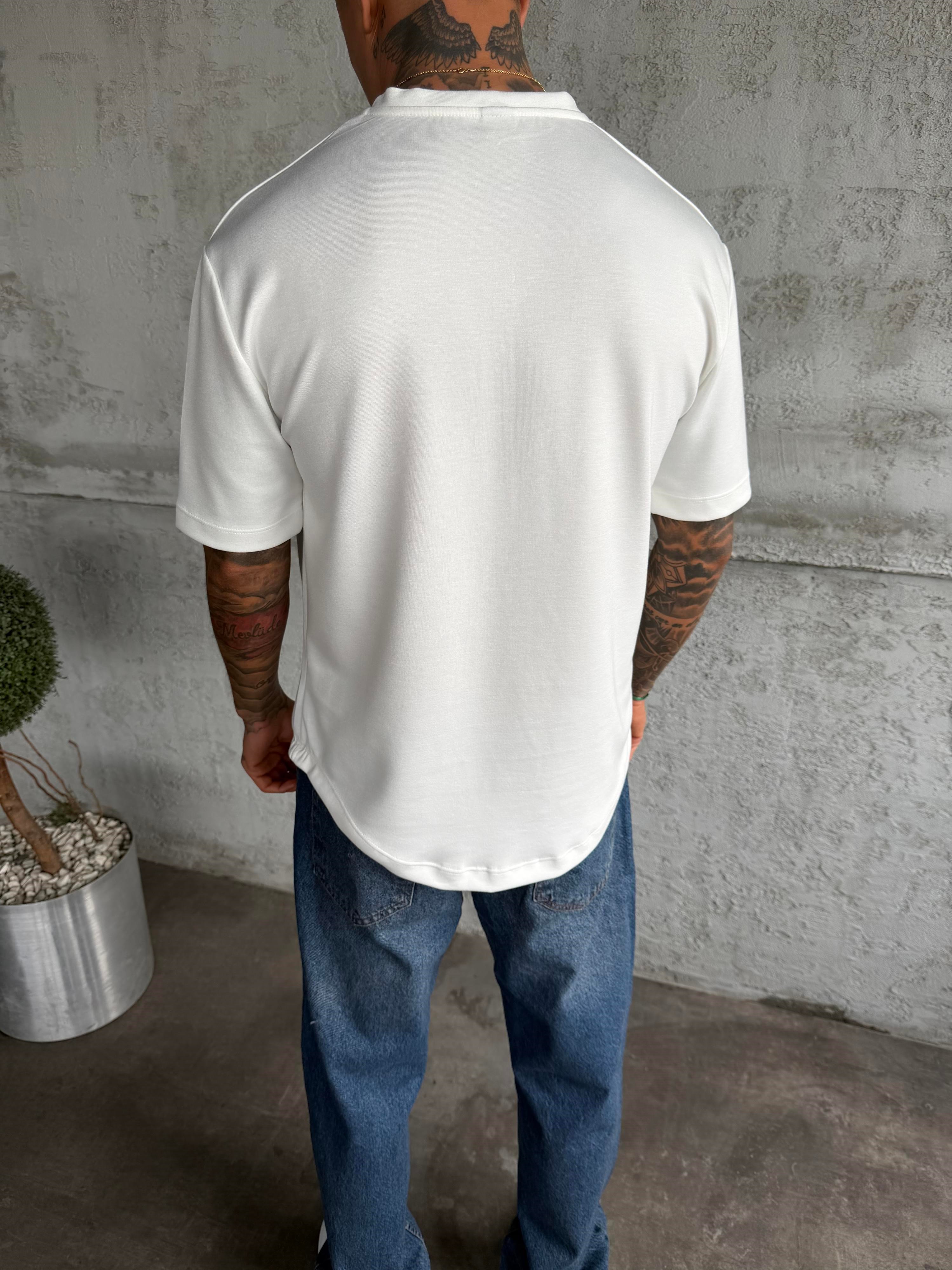 Beyaz Bisiklet Yaka Düğmeli Basic T-Shirt