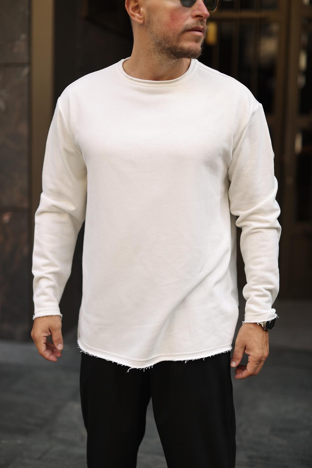 Beyaz Pis Yaka Sweatshirt