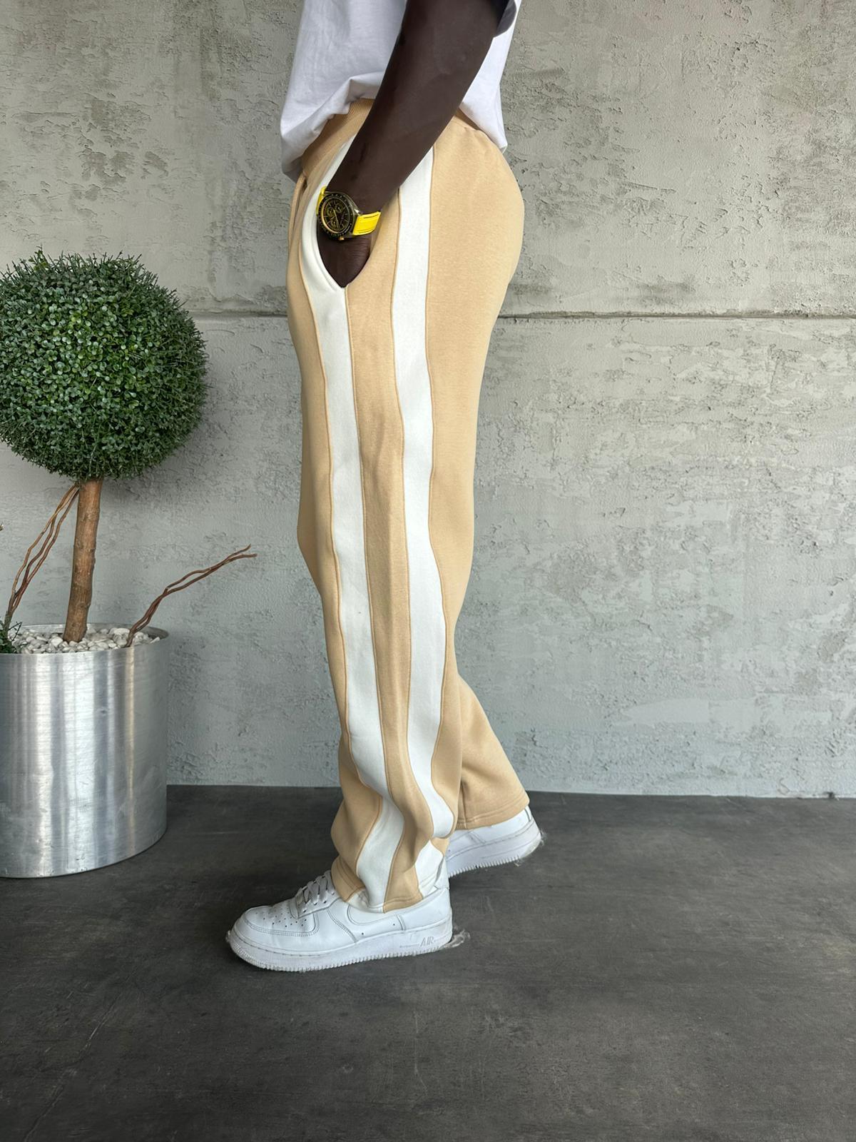 Beyaz Şeritli Bej Eşofman