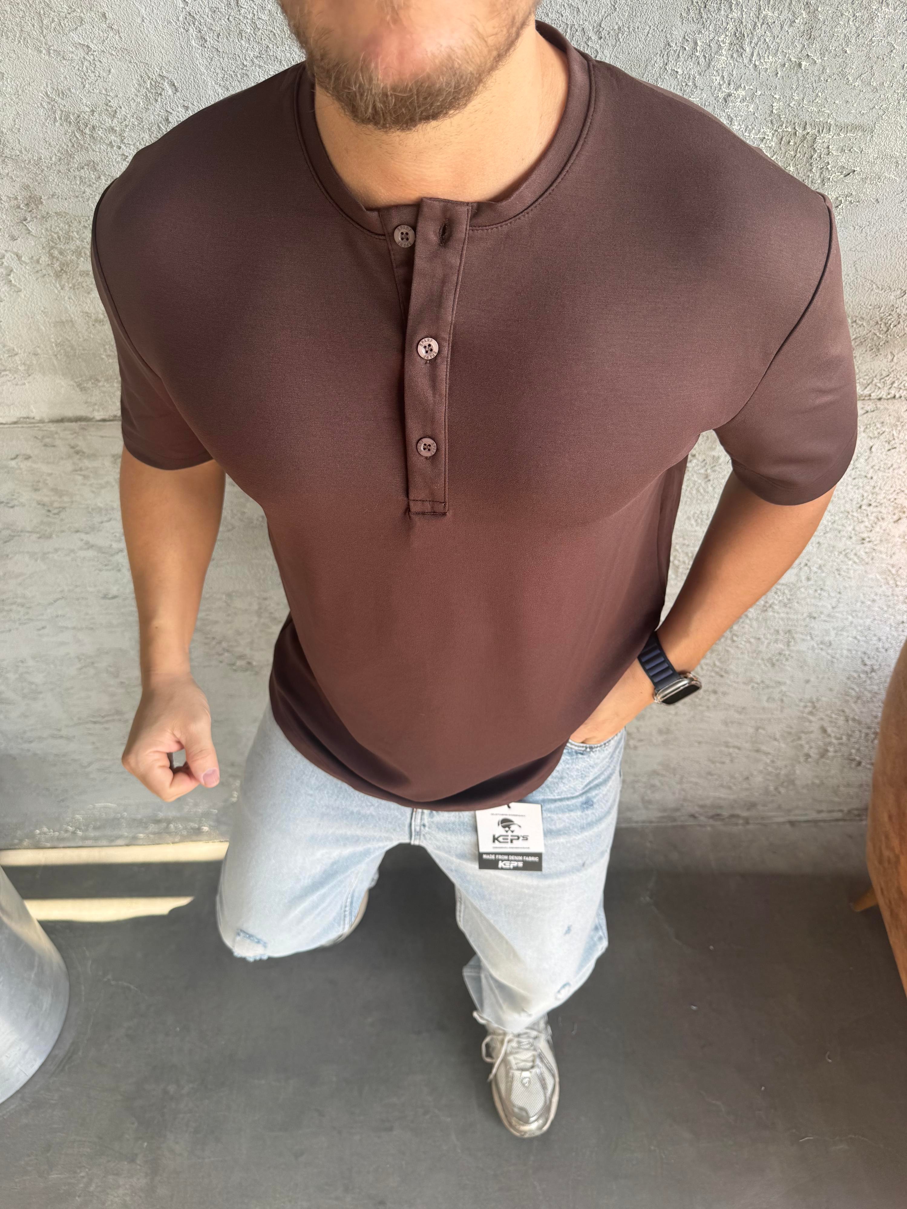 Kahve Bisiklet Yaka Düğmeli Basic T-Shirt