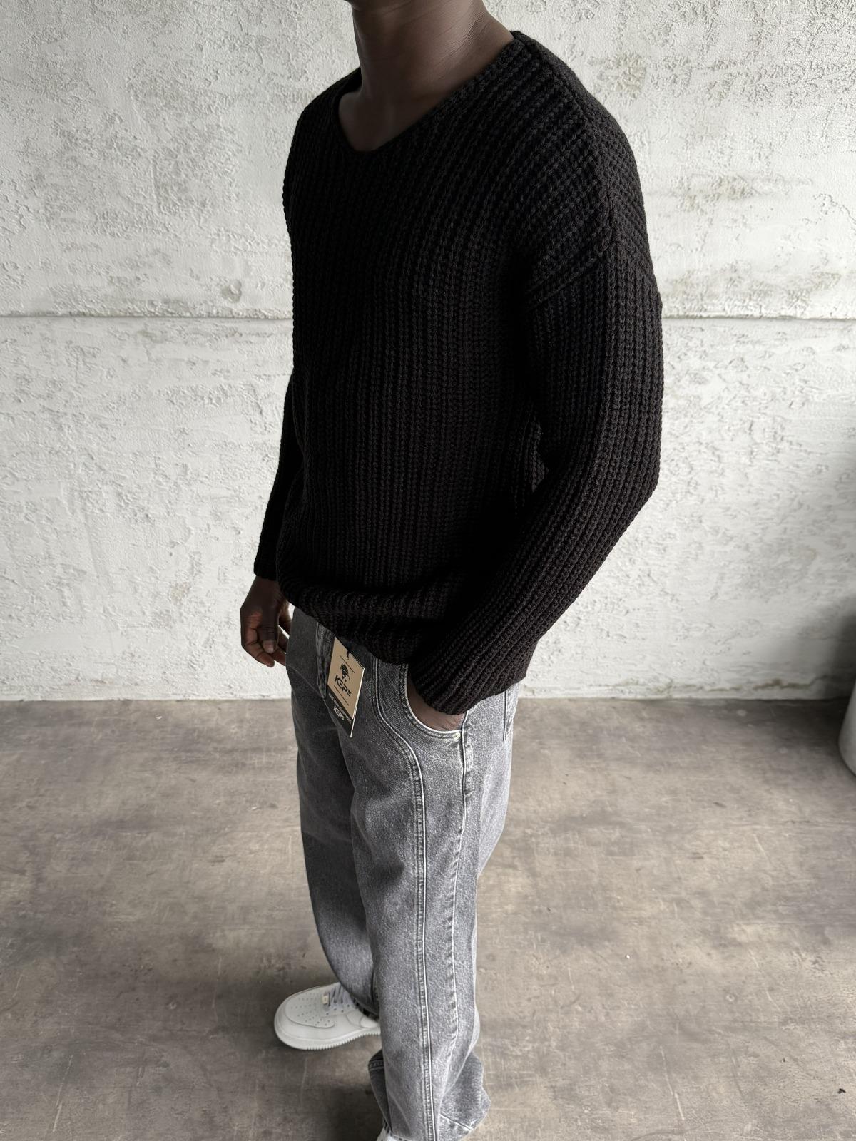 Siyah Açık Yaka Örme Triko Kazak