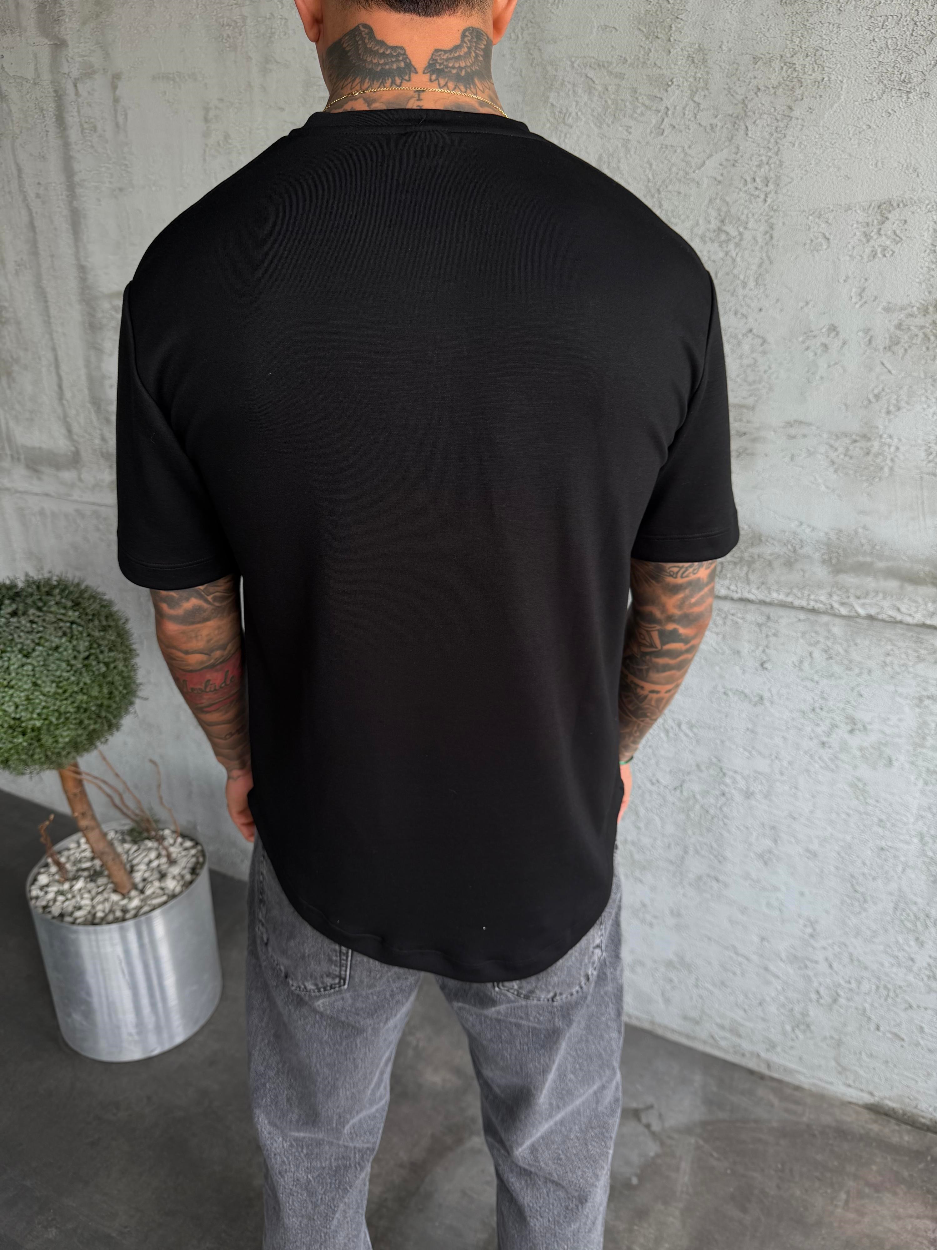 Siyah Bisiklet Yaka Düğmeli Basic T-Shirt