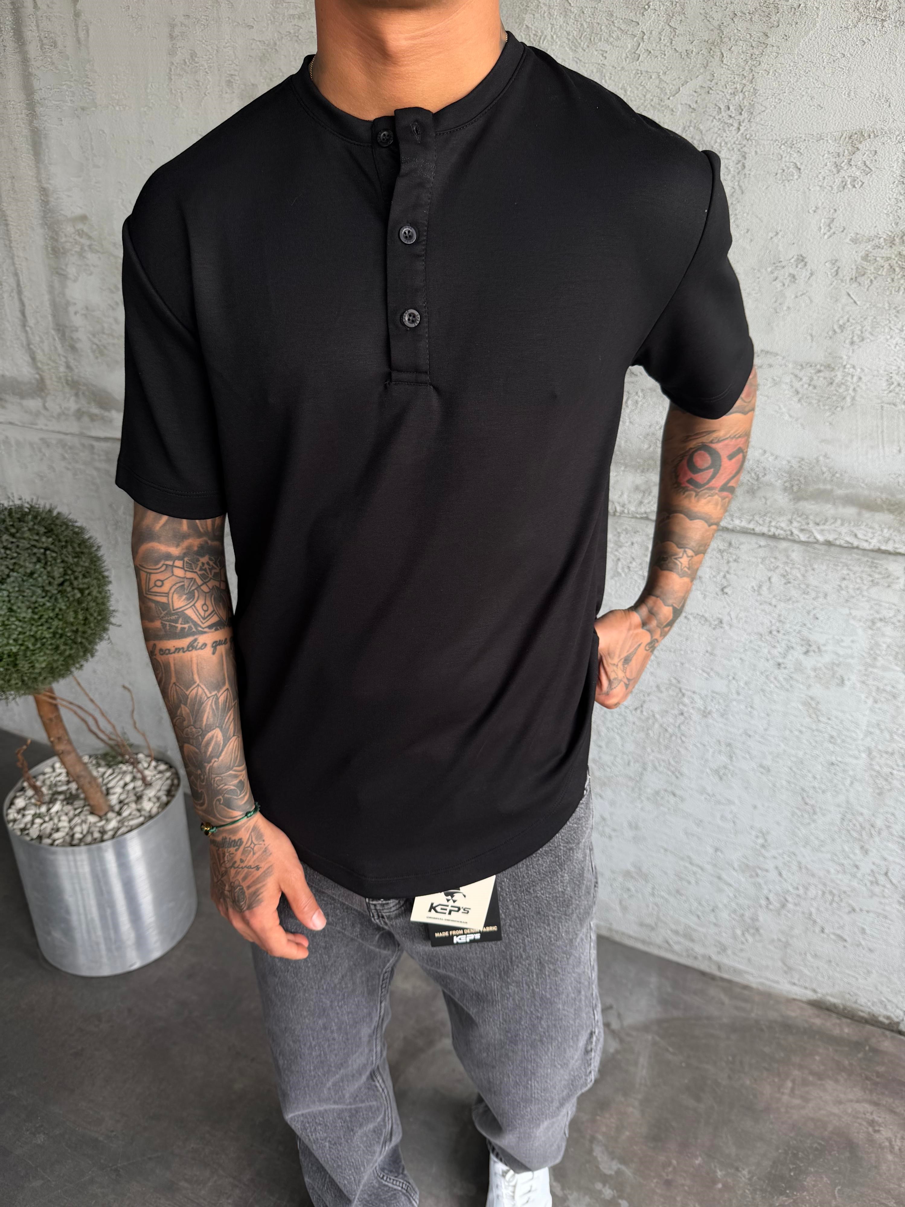 Siyah Bisiklet Yaka Düğmeli Basic T-Shirt
