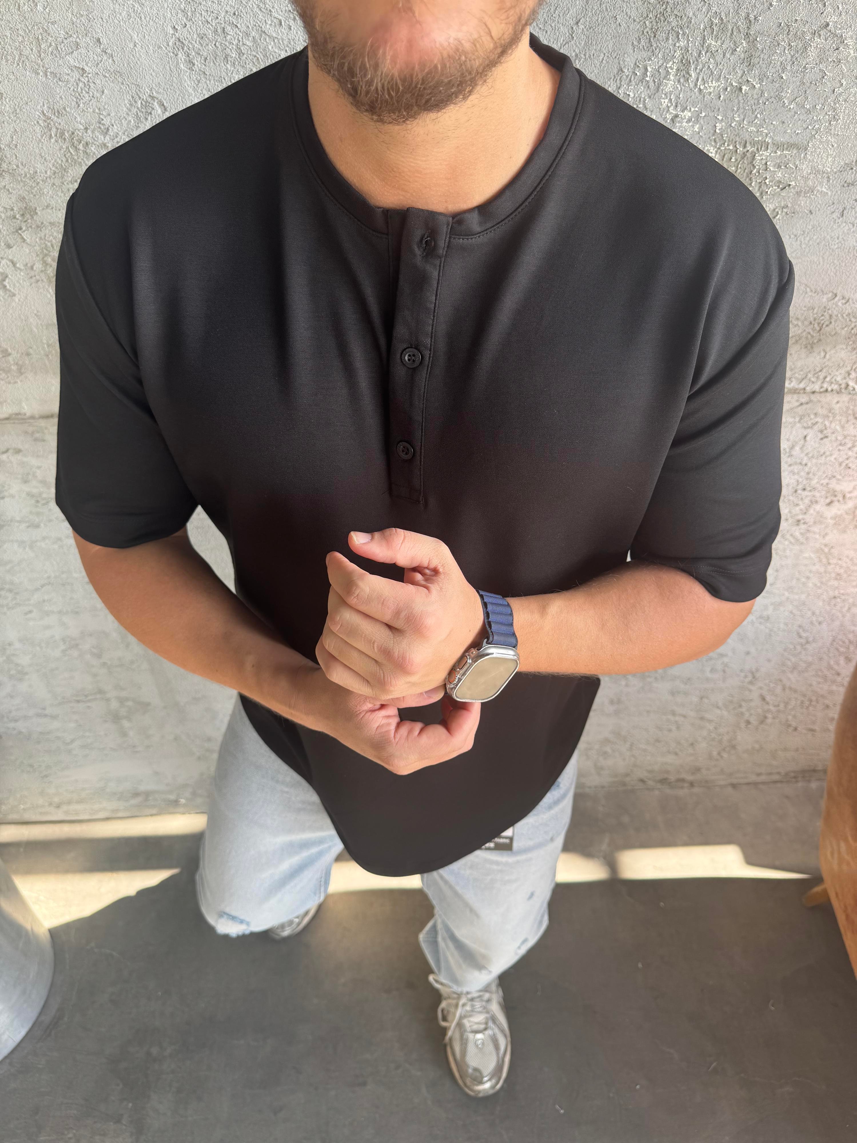 Siyah Bisiklet Yaka Düğmeli Basic T-Shirt