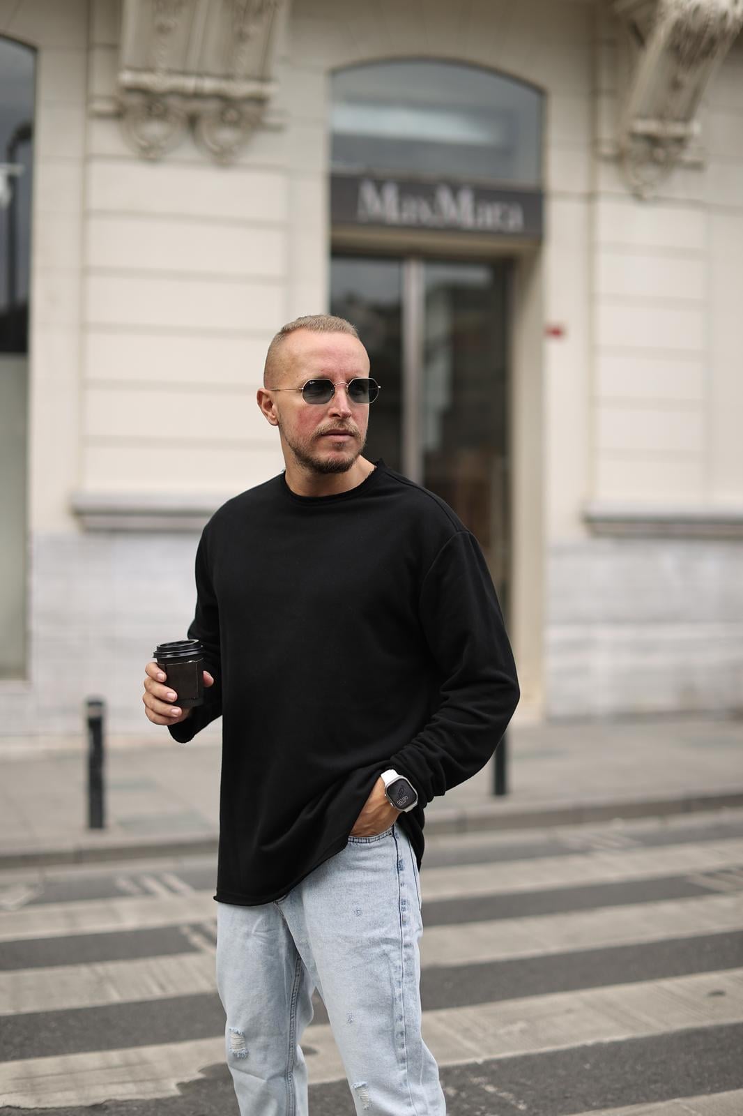 Siyah Pis Yaka Sweatshirt