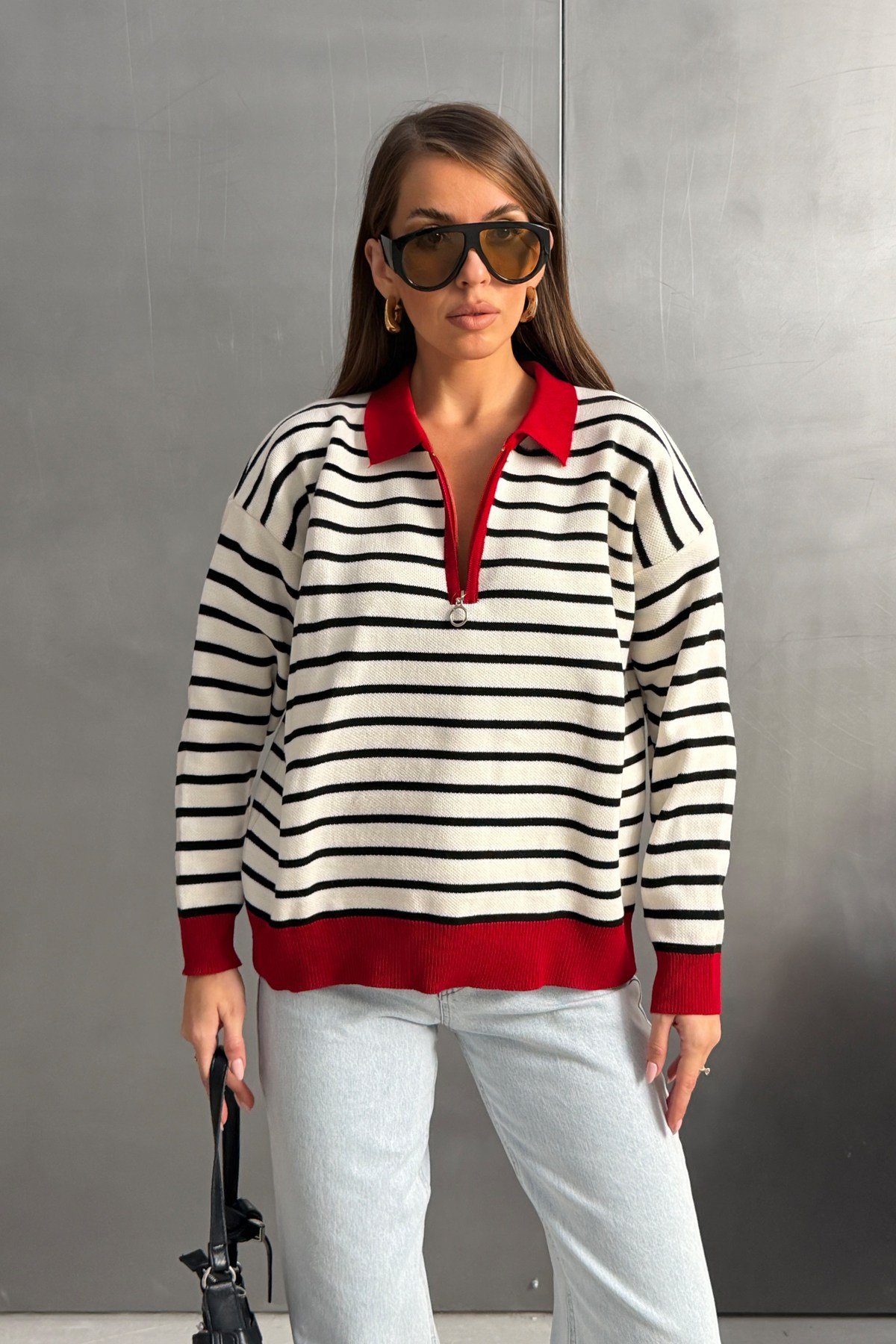 Kadın Kırmızı Polo Yaka Yarım Fermuarlı Çizgili Oversize Triko Kazak RB0720