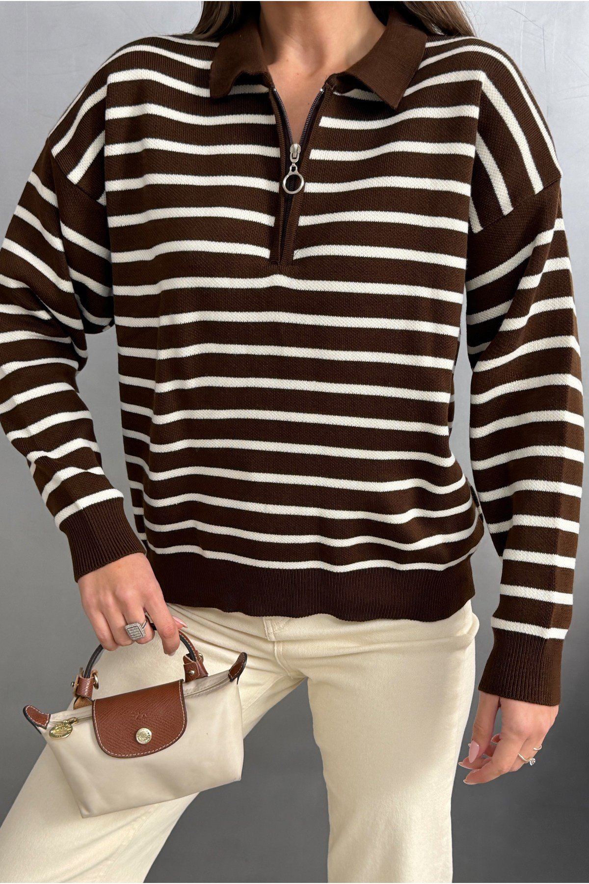Kadın Kahverengi Polo Yaka Yarım Fermuarlı Çizgili Oversize Triko Kazak RB0720