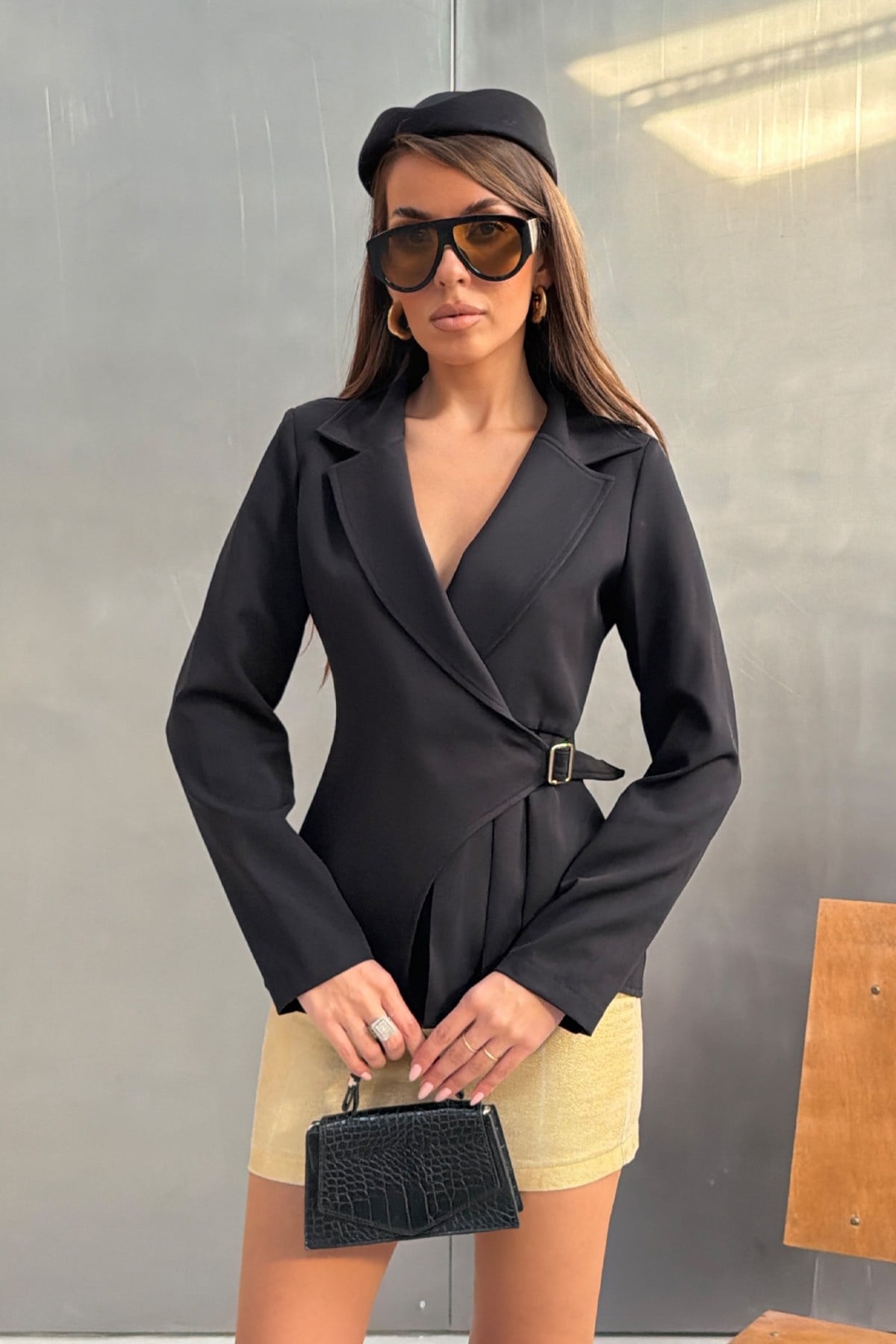 Kadın Siyah Blazer Yaka Kemer Tokalı Pileli Bluz
