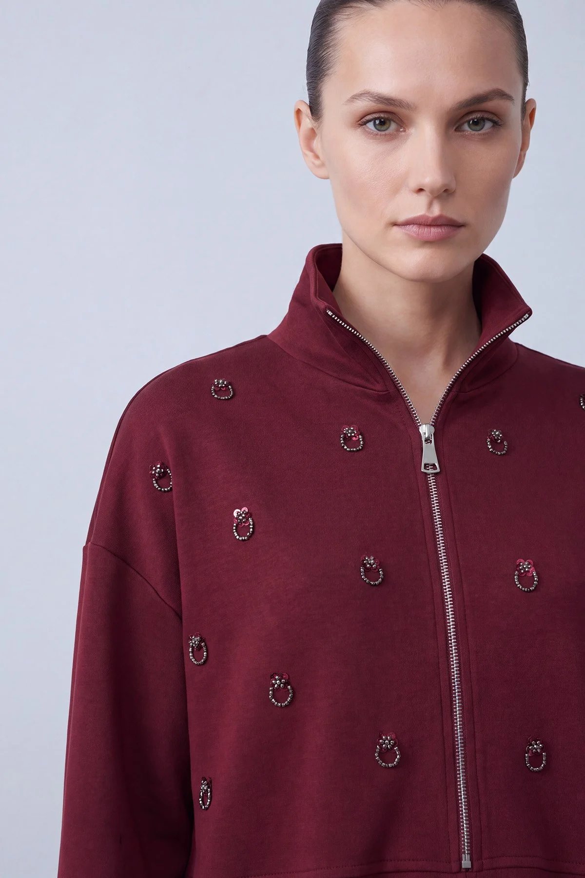 Boncuk İşlemeli Yarım Fermuarlı Tunik Bordo Tunik Puane 