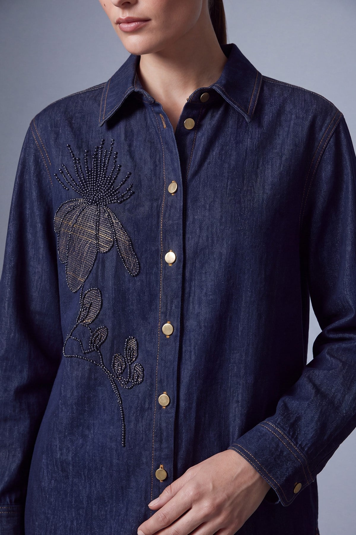 Çiçek Nakışlı Denim Gömlek Lacivert Gömlek Puane 