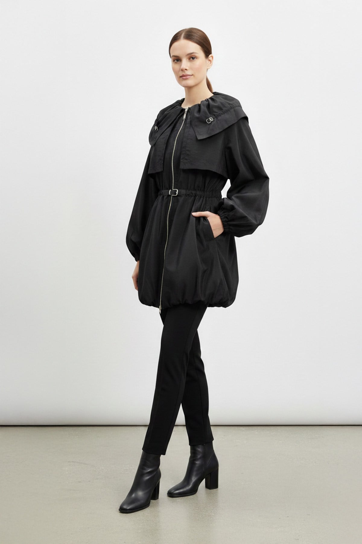 Kadın Balon Kol  Detaylı Kemerli  Kısa Trenchcoat-32450TRC Siyah Trençkot Soul 