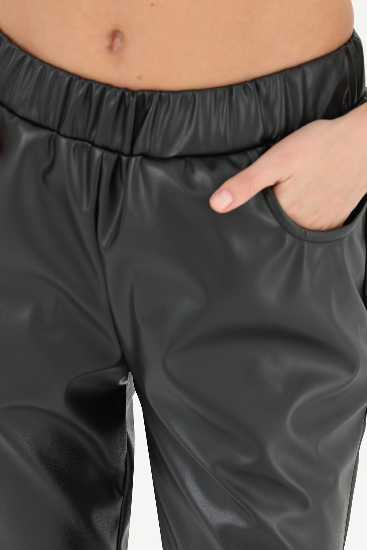 Kadın Beli Lastikli Cep Detaylı Deri Pantolon  - 18205PNT Siyah Pantolon Puane 