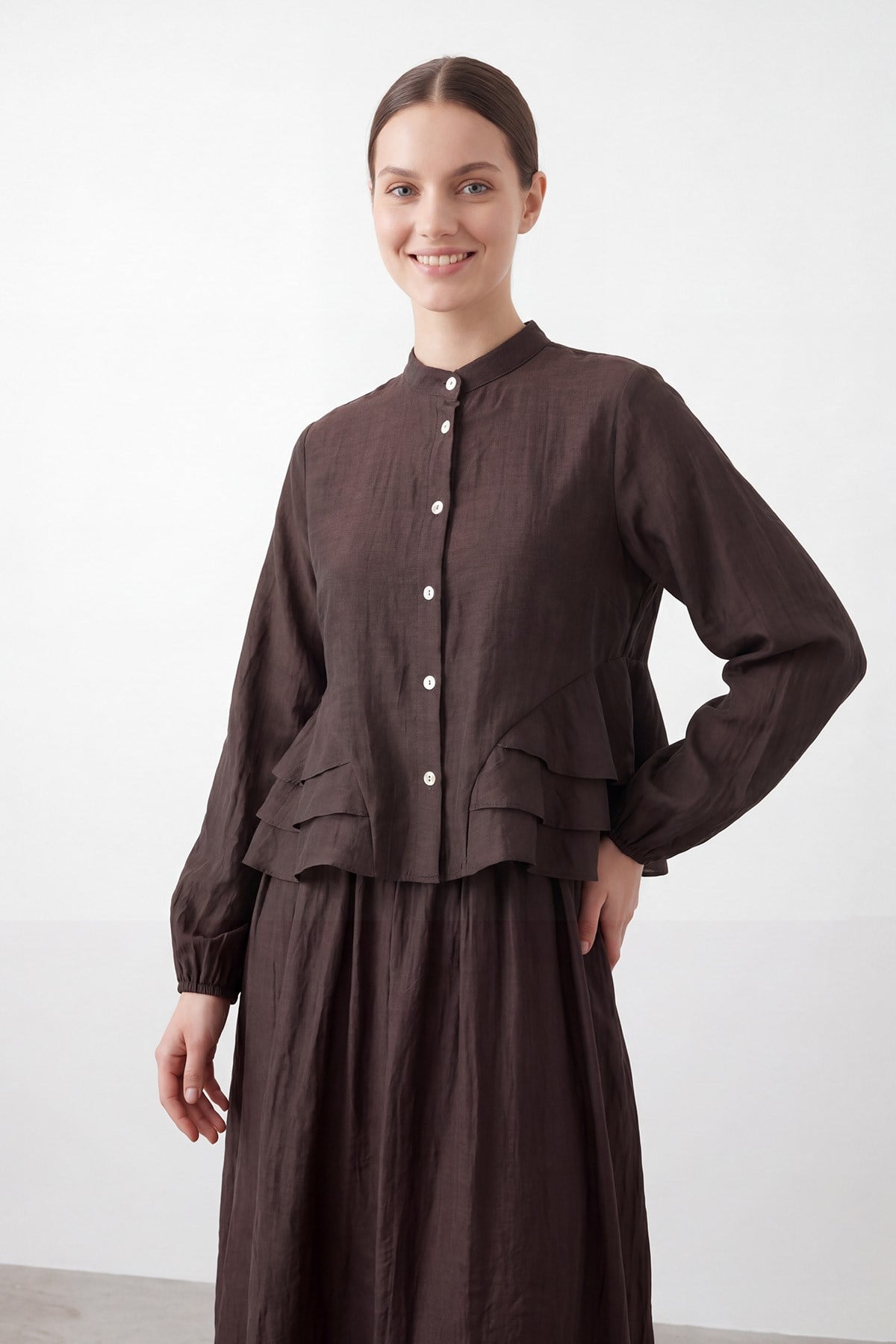 Kadın Hakim Yaka Fırfır Detaylı Tencel Tunik Etek Takım – 32502TKS - Kahverengi İkili Takımlar Soul 